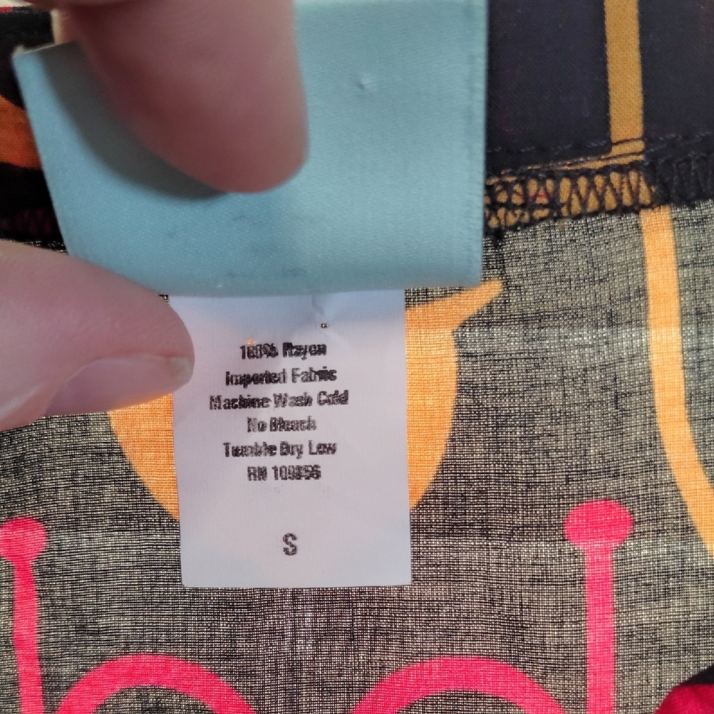 Chic Multicolor Graphic Blouse - image 3